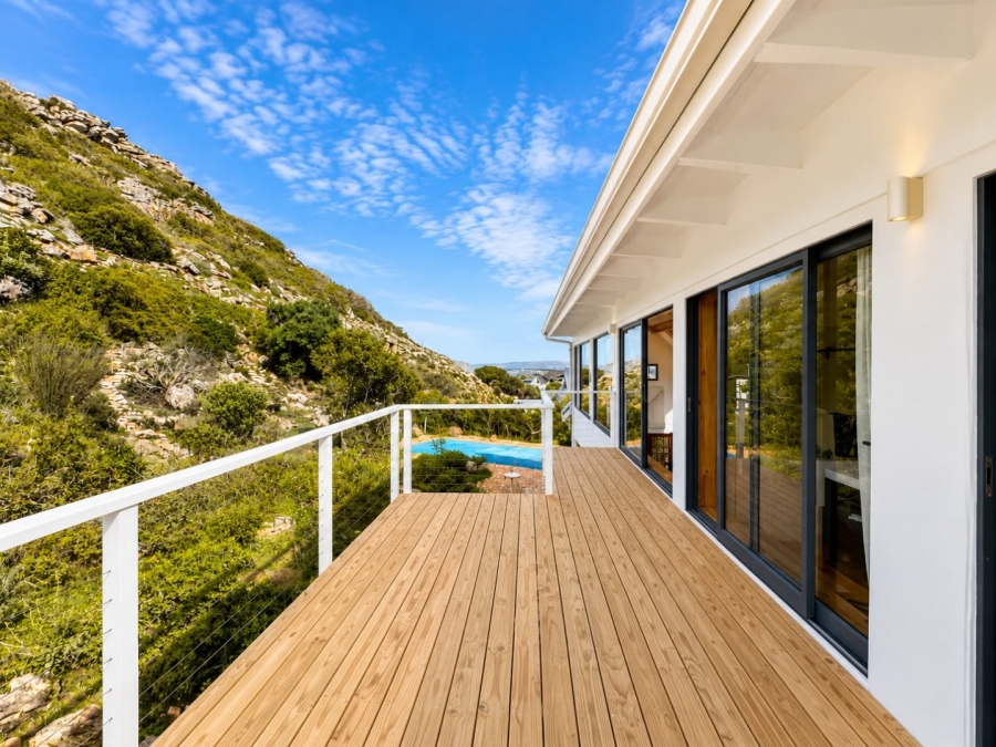 To Let 2 Bedroom Property for Rent in Crofters Valley Western Cape